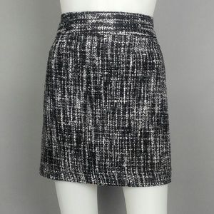 The Limited NWT Black Gray White Tweed Skirt Sz 12